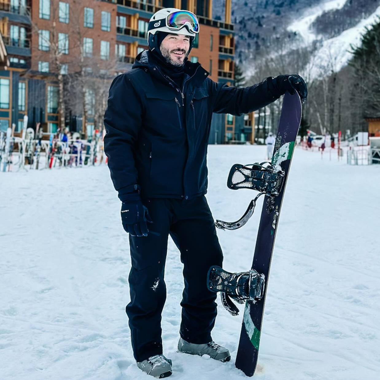 dustin-miller-2024-headshot